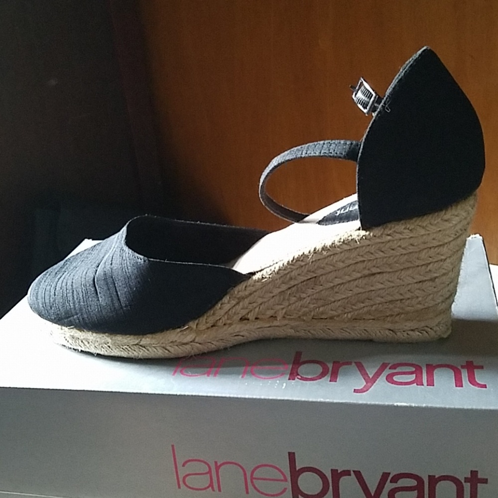 Size 11w wedges
